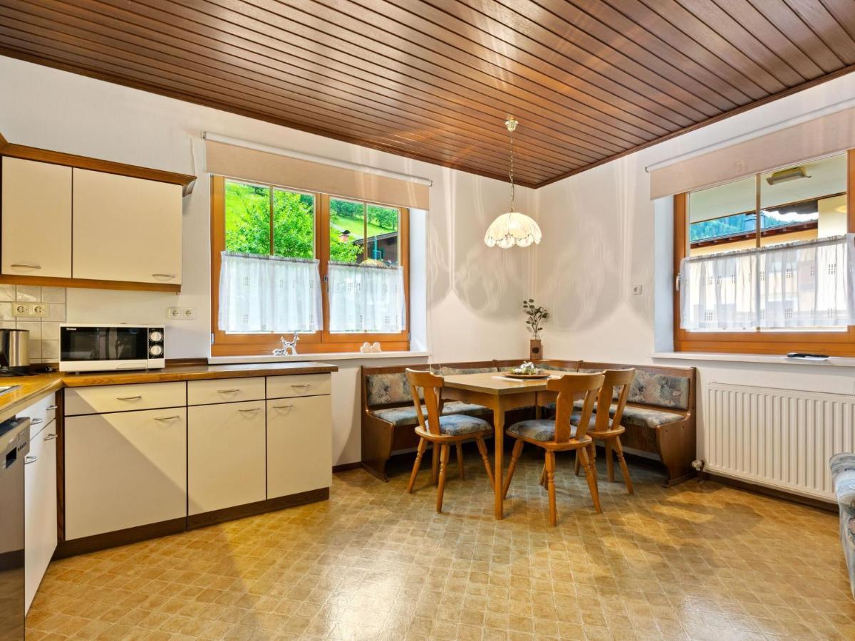 Spacious In With Garden Apartment