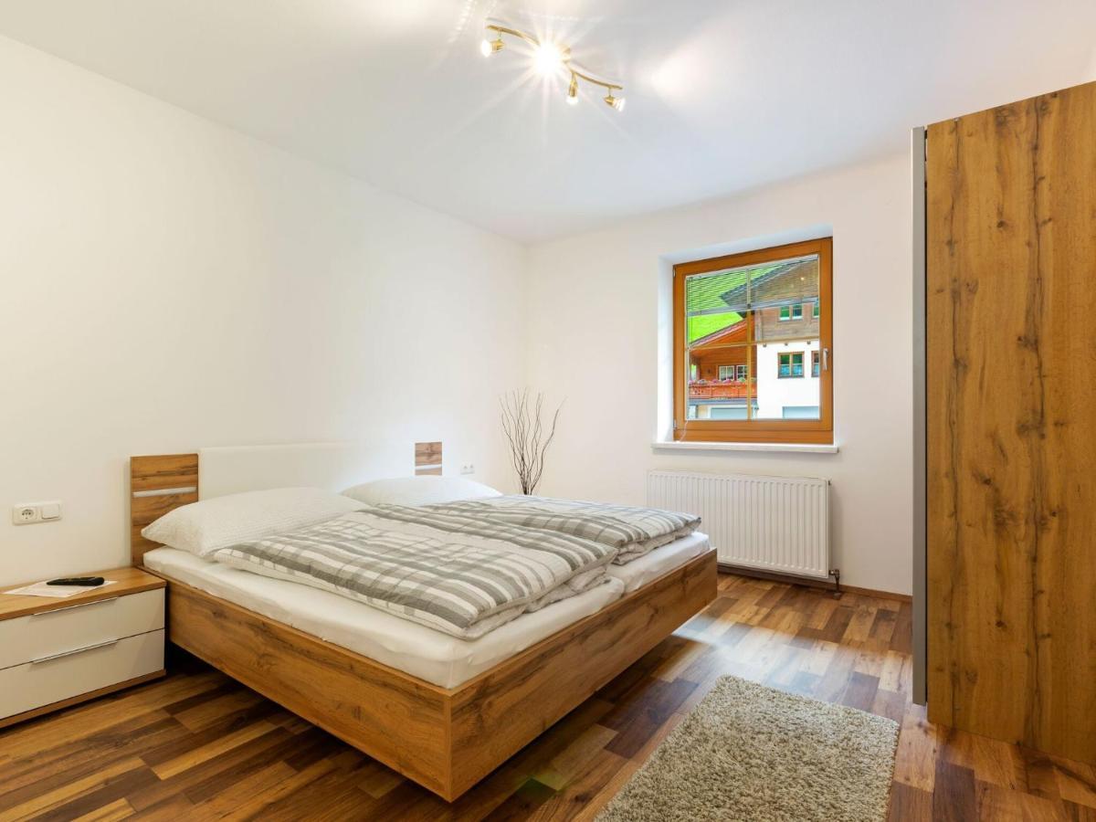 Spacious In With Garden *